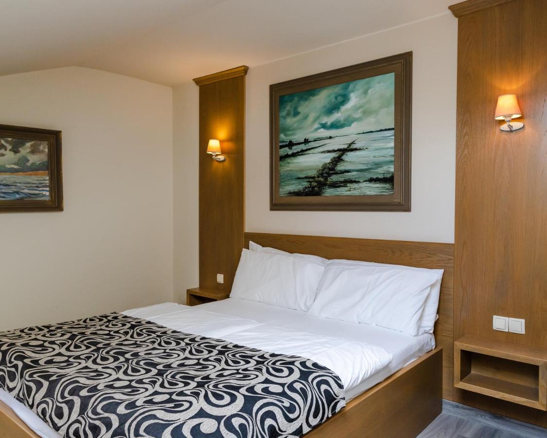 Hotel Пиран Екстериор снимка